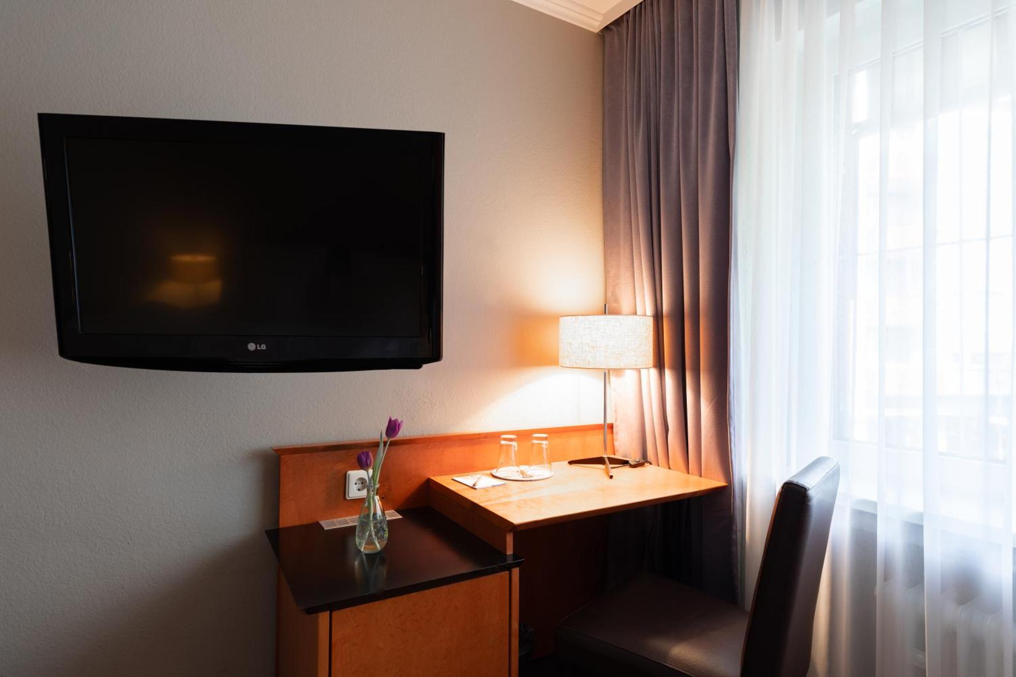 Select Hotel Friedrichshafen Bilik gambar