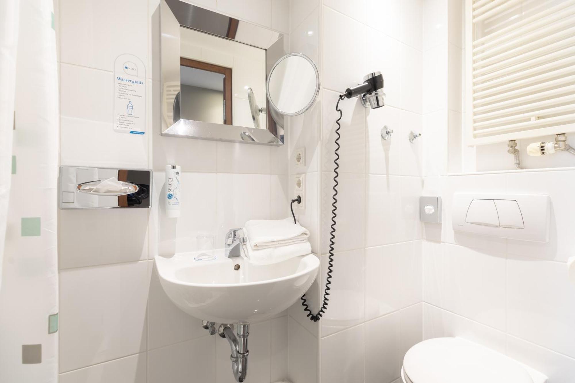 Select Hotel Friedrichshafen Bilik gambar