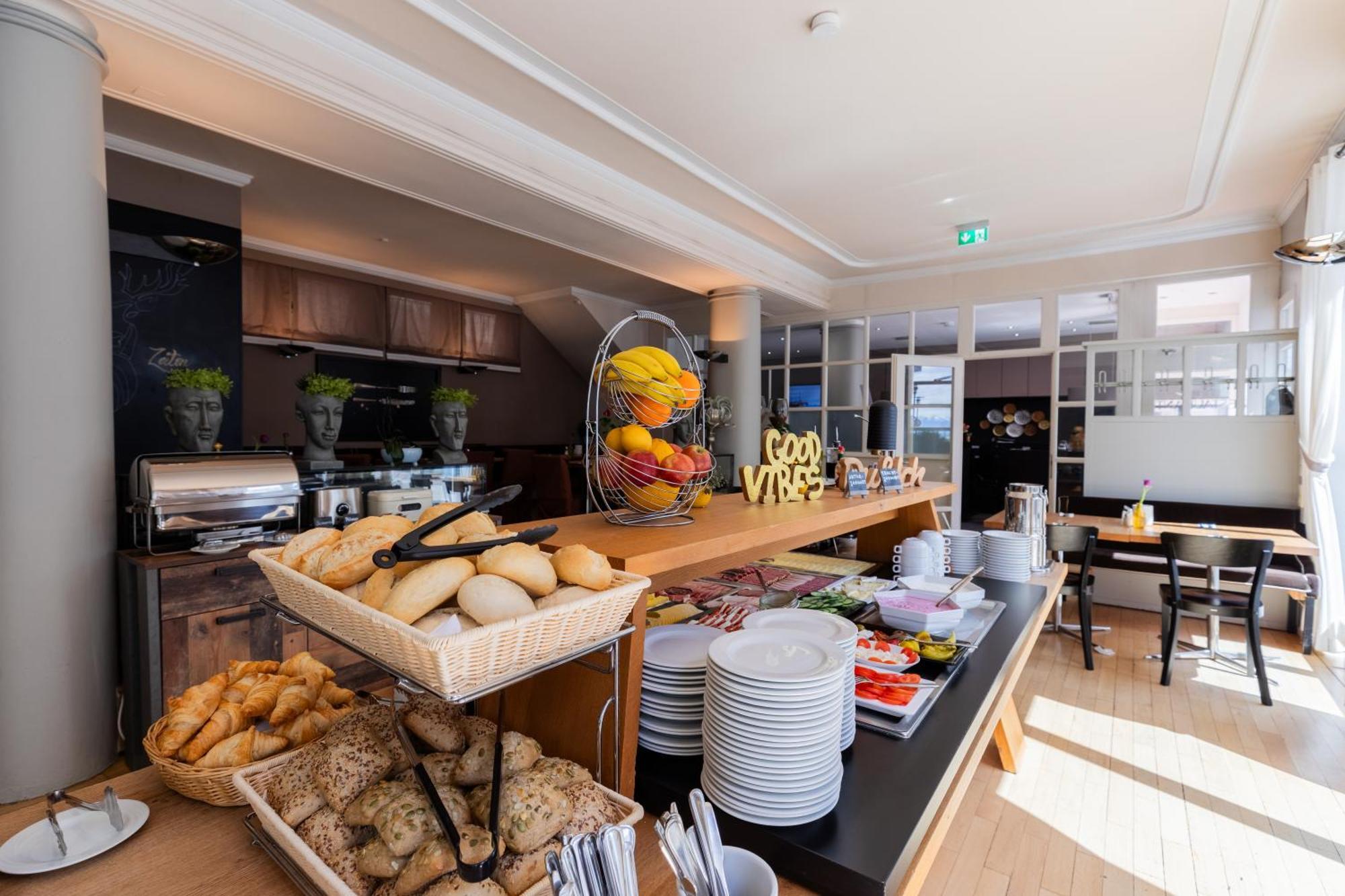 Select Hotel Friedrichshafen Luaran gambar
