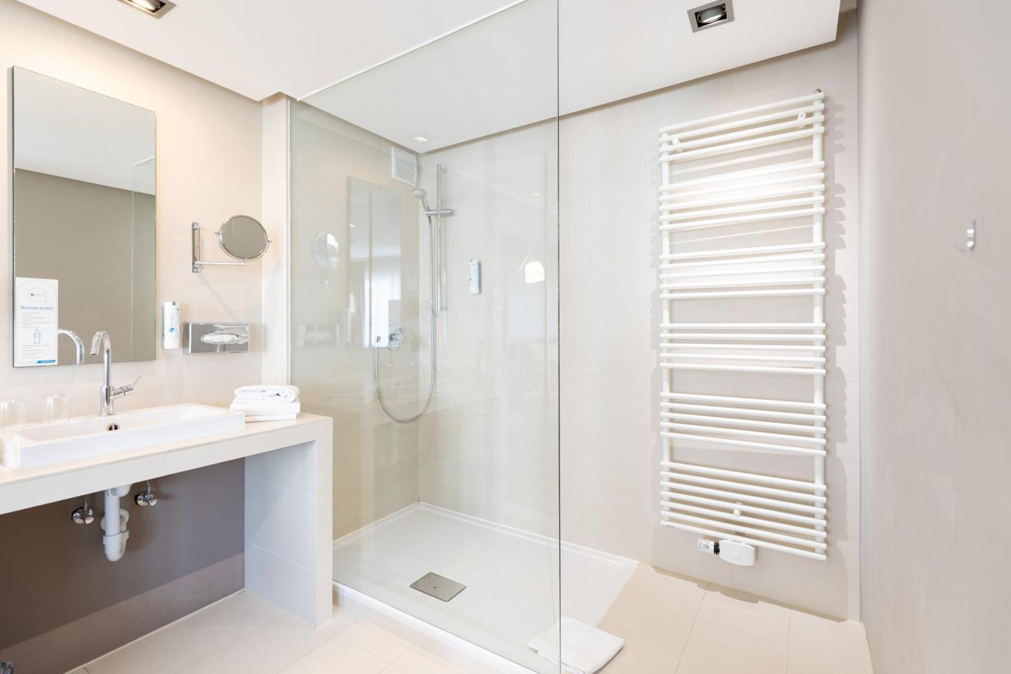 Select Hotel Friedrichshafen Bilik gambar