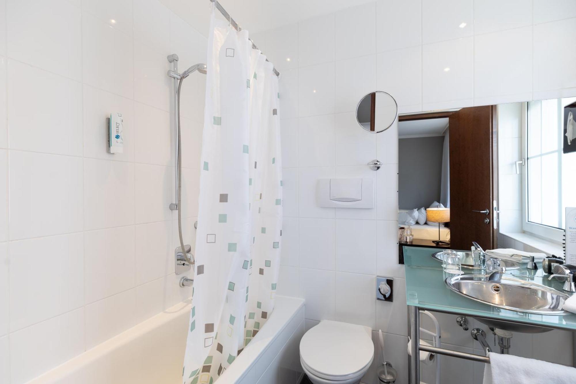 Select Hotel Friedrichshafen Bilik gambar