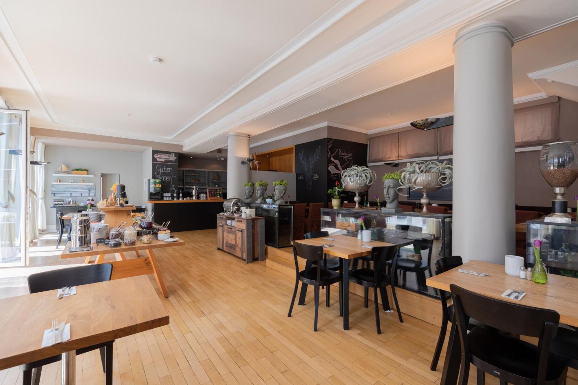 Select Hotel Friedrichshafen Luaran gambar