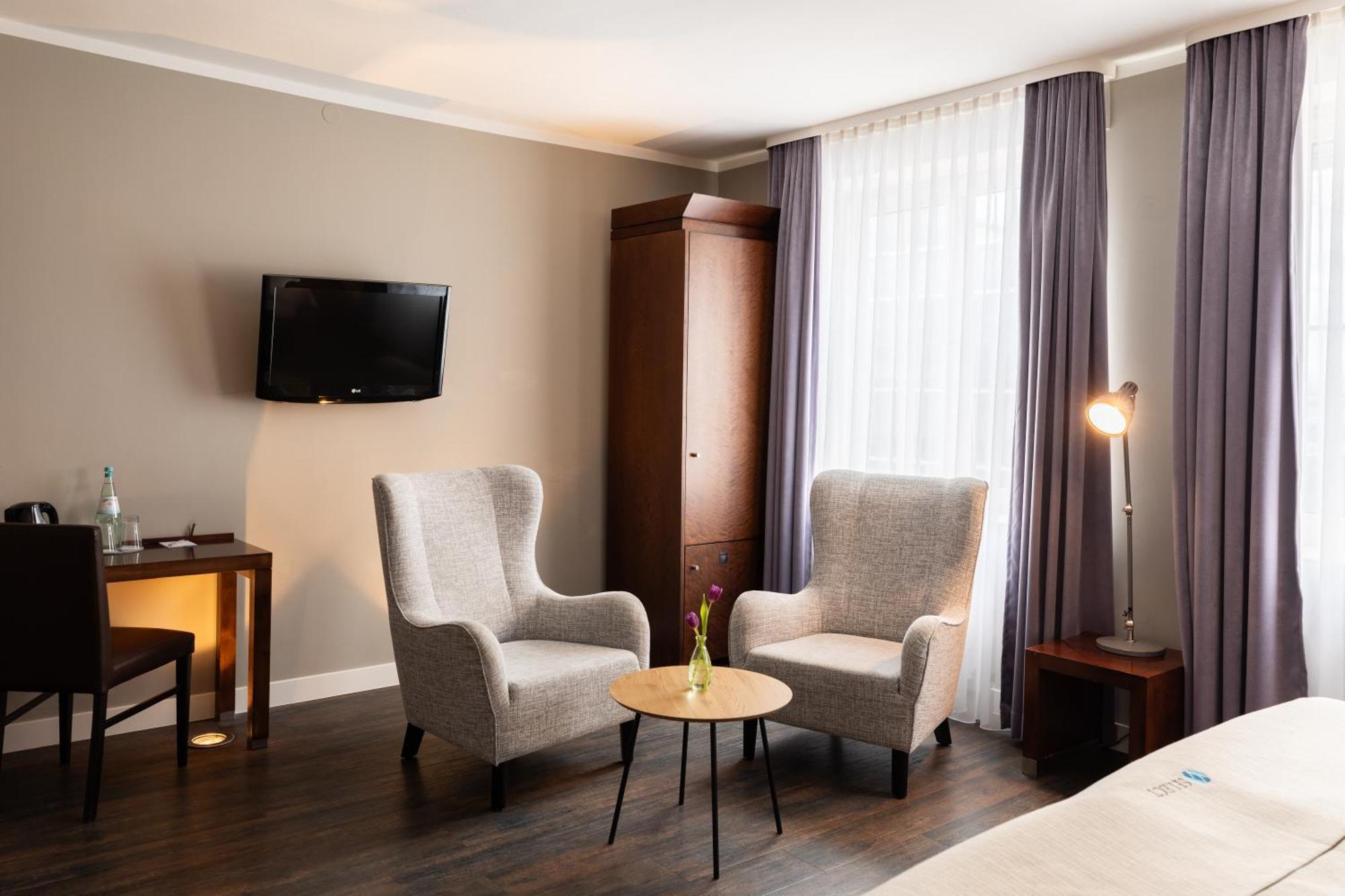 Select Hotel Friedrichshafen Bilik gambar